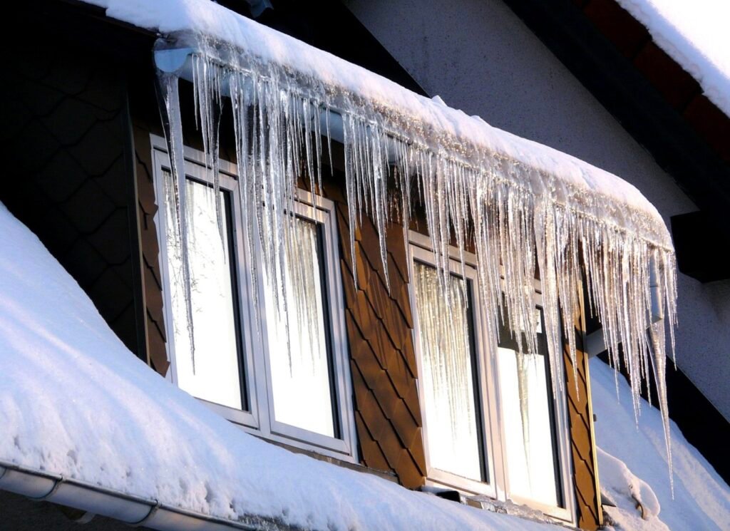 reverse gutter with roof ice dam
